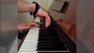 Read more about the article Veče autorske muzike Nikole Kašaša u CK13